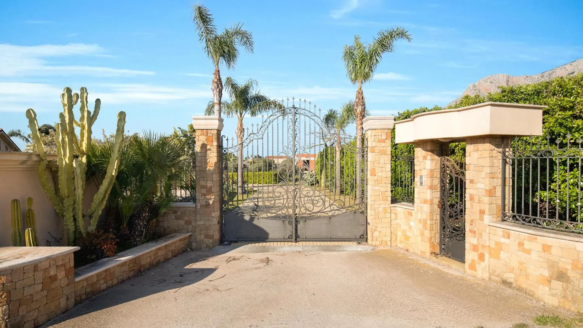 Panoramica Villa Con Piscina Sul Mare Cinisi Italy